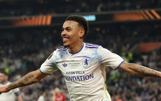 Chelsea chốt thỏa thuận kỷ lục 117 triệu bảng cho Morgan Rogers