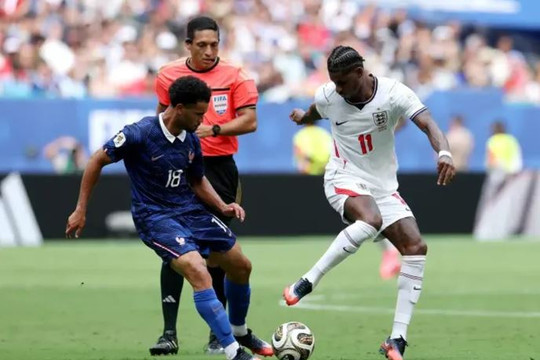 Rashford xỏ háng tinh quái khiến Zaire-Emery bẽ mặt trong trận Anh gặp Pháp