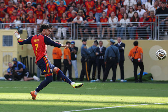 Ferran Torres rực sáng, Tây Ban Nha đánh bại Argentina để vô địch World Cup 2026
