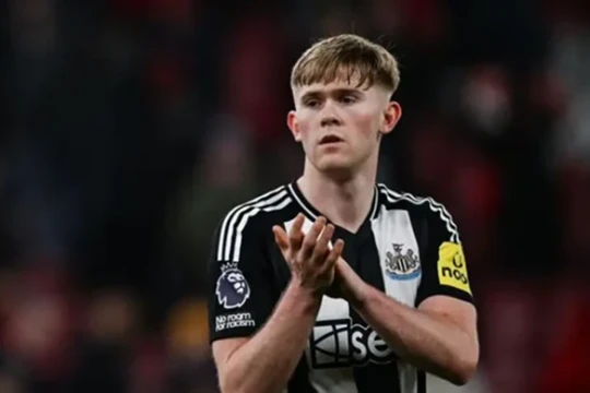 Lewis Hall từ chối Chelsea để chọn Man Utd và thách thức 60 triệu bảng