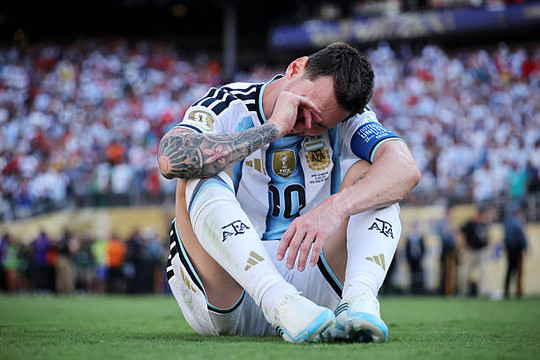Tây Ban Nha 1-0 Argentina: Khi hệ thống của Scaloni bỏ rơi Lionel Messi vĩ đại