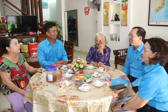 Vun đắp tinh thần cống hiến của đoàn viên, người lao động