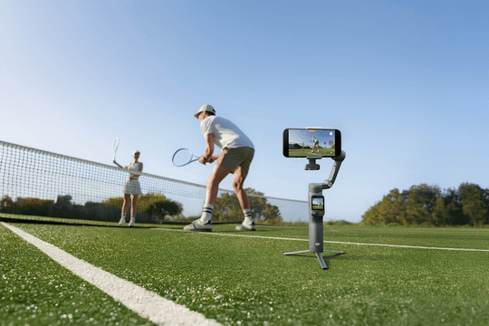 Tripod tích hợp trên Osmo Mobile 7 phù hợp quay ngoài trời