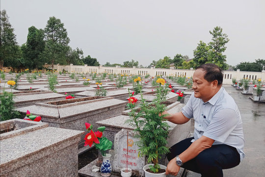 Xã Quế Sơn Trung ra mắt mô hình “Trồng hoa tri ân các anh hùng liệt sĩ”