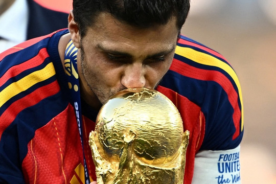 Đội hình hay nhất World Cup 2026 do fan bình chọn: Cú sốc Vozinha và tranh cãi Messi
