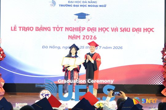 Trường Đại học Ngoại ngữ Đà Nẵng trao bằng tốt nghiệp cho hơn 1.000 sinh viên