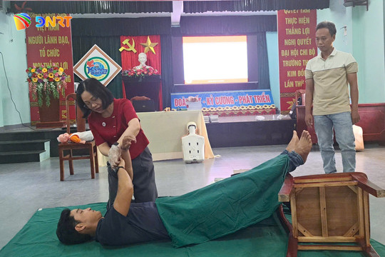 Trang bị kỹ năng phòng, chống thiên tai và sơ cấp cứu cho giáo viên