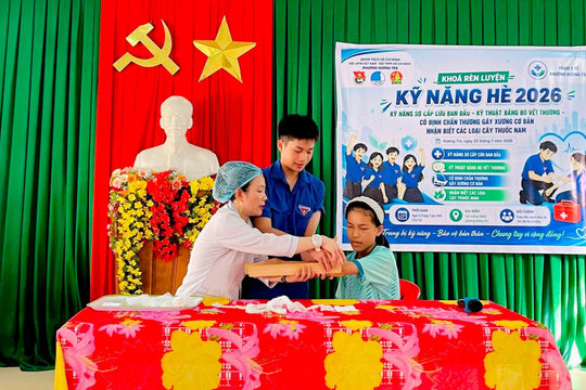 Trang bị kỹ năng sơ cấp cứu cho thanh thiếu niên phường Hương Trà