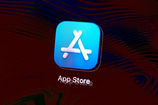 Xu hướng Vibe Coding trên App Store: Lập trình bằng AI và bài toán kiểm duyệt của Apple