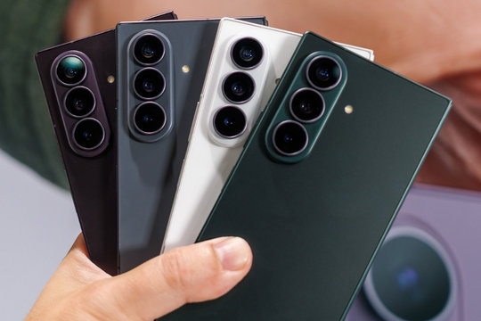 Galaxy Z Fold9 Ultra rò rỉ cấu hình camera 200MP và zoom 5x tương tự S27 Ultra