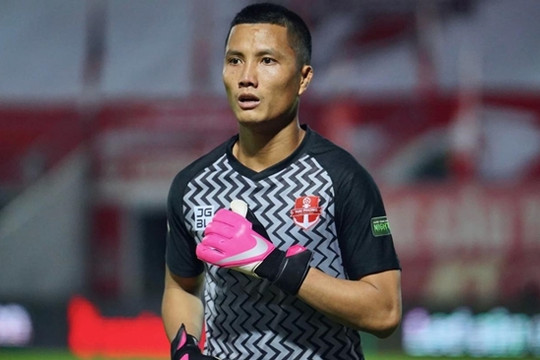 Canh bạc nhân sự của HLV Kim Sang Sik khi loại Đình Triệu khỏi AFF Cup 2026