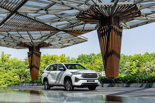 Đánh giá Toyota Innova Cross 2026: Đổi mới thiết kế, tối ưu động cơ Hybrid