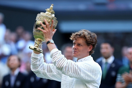 Jannik Sinner vô địch Wimbledon 2026: Mất gần nửa khoản thưởng kỷ lục vì luật thuế tại Anh
