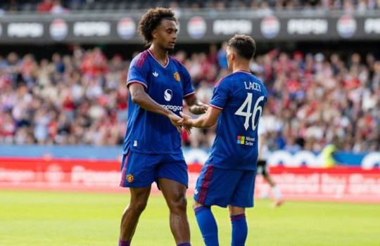 Zirkzee lập siêu phẩm, dàn sao trẻ Man Utd vùi dập Rosenborg 5-0 trong trận giao hữu
