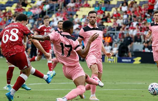 Liverpool ngược dòng đánh bại Sunderland 4-2 trong trận cầu kịch tính