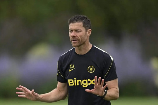 Danh sách du đấu của Chelsea: Xabi Alonso trao cơ hội cho mầm non Cobham và gạch tên trụ cột