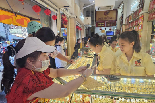 Giá vàng ngày 28/7/2026 lúc 5h30: Cập nhật vàng SJC, nhẫn 9999 và vàng thế giới thứ Ba