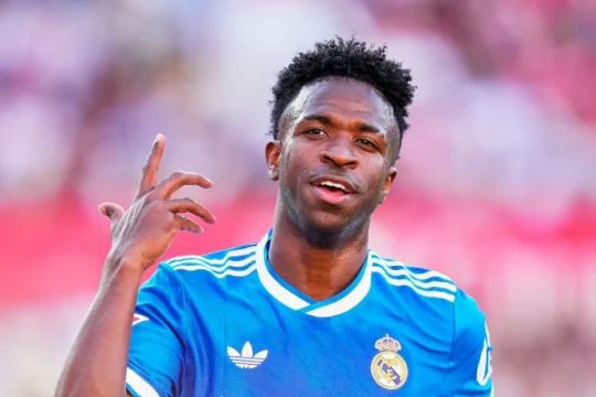 Arsenal sẵn sàng phá kỷ lục 137 triệu bảng mua Vinicius Junior nhưng phải bán bớt sao