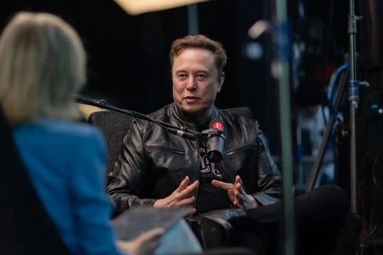Kỷ nguyên dư thừa từ AI và robot: Dự báo tái cấu trúc kinh tế toàn cầu của Elon Musk