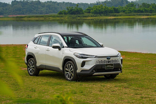 Đánh giá Toyota Corolla Cross 2026: Thiết kế mới ấn tượng, động cơ Hybrid tối ưu