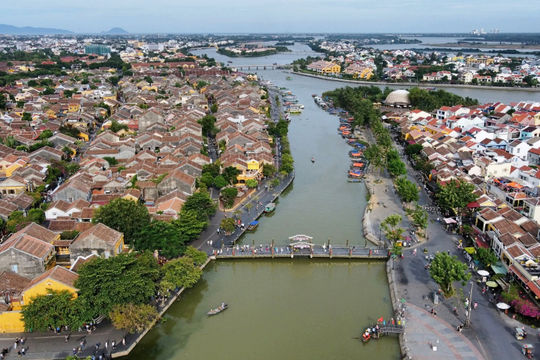 Những dòng sông mở đất