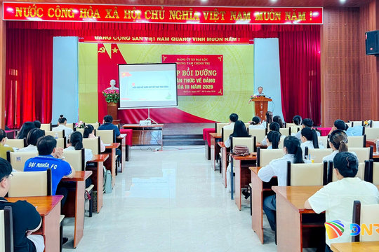 Bồi dưỡng nhận thức về Đảng cho 81 quần chúng ưu tú