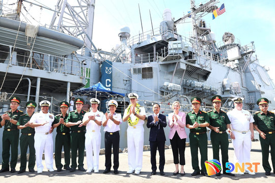 US Navy’s USS George Washington begins first goodwill visit to Da Nang