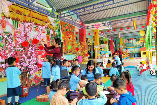 Quan tâm chăm lo giáo dục