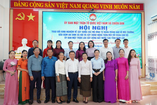 Đoàn cán bộ Ủy ban Mặt trận Lào xây dựng đất nước các tỉnh Nam Lào trao đổi kinh nghiệm xây dựng nông thôn mới tại xã Chiên Đàn