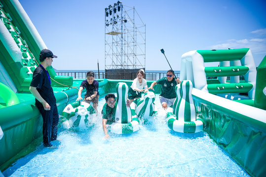 Huda Beach Water Fest khuấy động Đà Nẵng, hàng nghìn bạn trẻ hòa mình vào “Giờ chân thành” quy mô lớn
