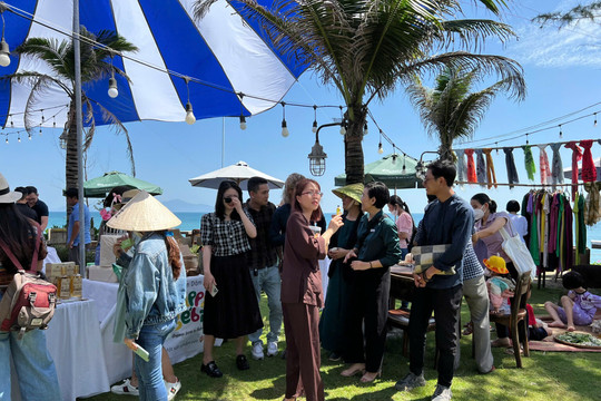 Tan Thanh Beach Village Festival celebrates coastal culture