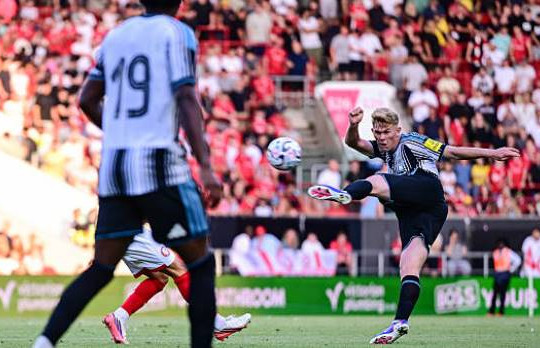 Man Utd nhắm Lewis Hall cho vị trí hậu vệ trái: Mức giá 60 triệu bảng và khao khát gia nhập