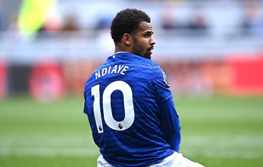 Từ chối mức giá 75 triệu bảng của Everton, Man City và Man Utd nhường thế chủ động cho Al-Hilal