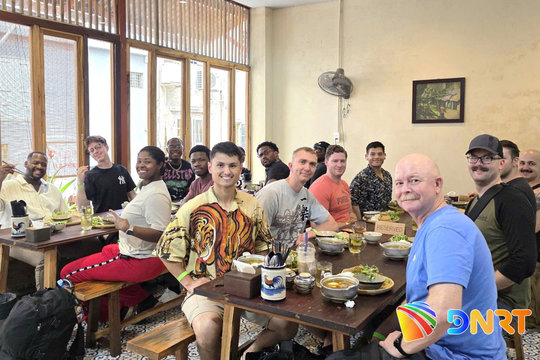 USS George Washington sailors experience Da Nang’s culture and cuisine