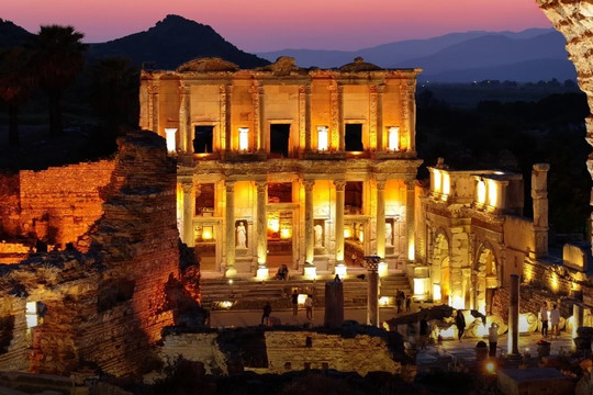 Ephesus: Thành phố cổ La Mã rộng gấp 10 lần Disneyland