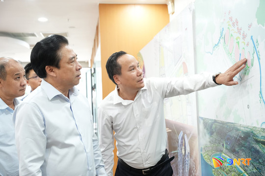 Sớm đưa Trung tâm tài chính quốc tế Việt Nam tại Đà Nẵng đi vào hoạt động là ưu tiên chiến lược của thành phố