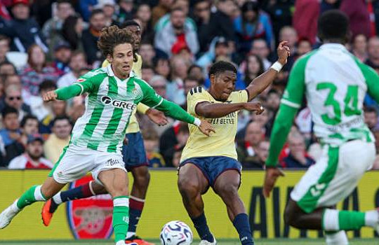 Arsenal gục ngã 1-3 trước Real Betis: Myles Lewis-Skelly chỉ ra giá trị thực sự đằng sau trận thua