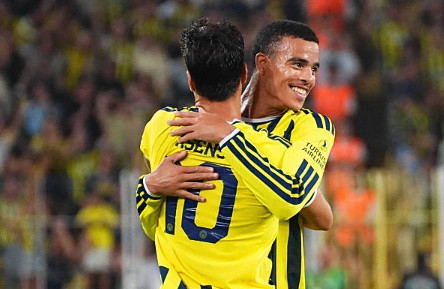 Greenwood tỏa sáng với siêu phẩm, Fenerbahce đánh bại Sturm Graz 2-0 tại Cúp C1