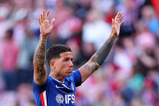 Chelsea chuẩn bị gia hạn hợp đồng với Enzo Fernandez trước sự chèo kéo từ Real Madrid