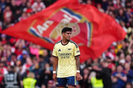 Chấn thương của Saliba và bài toán hệ thống: Cơ hội vàng cho Piero Hincapie tại Arsenal