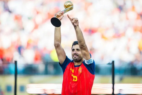 Rodri từ chối Real Madrid để gia nhập Barcelona trong bước ngoặt lịch sử hè 2026