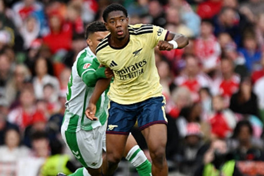 Arsenal dội gáo nước lạnh vào Man Utd: Lập trường cứng rắn vụ Lewis-Skelly