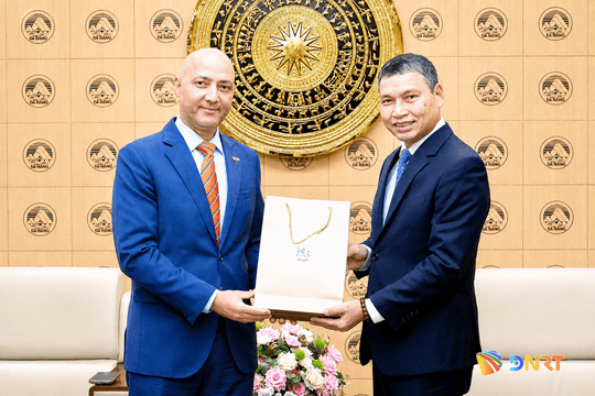 Da Nang boosts high-tech, financial ties with UAE, S. Korea