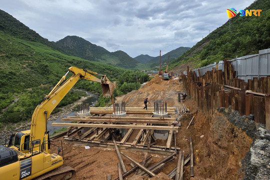 Hoàn thiện cao tốc La Sơn - Hòa Liên trước mùa mưa