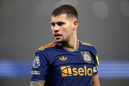 Arsenal chốt xong hợp đồng 75 triệu bảng Bruno Guimaraes nhưng hoãn công bố do thủ tục