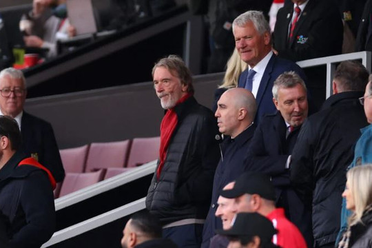 Sự thụt lùi của INEOS trên thị trường chuyển nhượng hè 2026 khiến Manchester United gặp khó