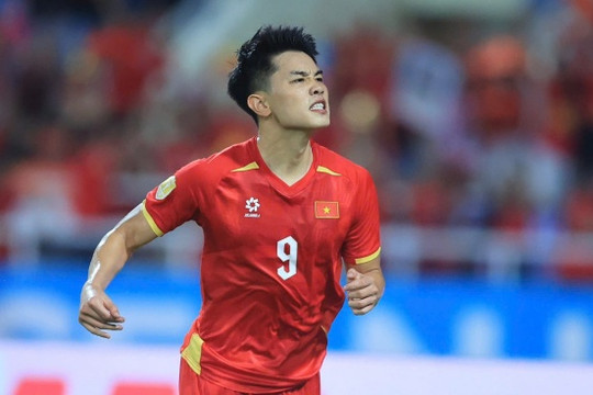 Đình Bắc lập cú đúp giúp tuyển Việt Nam hạ Campuchia 3-1 và sẵn sàng cho cuộc đua suất đá chính