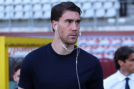 Barcelona lập tức kích hoạt ba phương án tiền đạo chất lượng thay Julian Alvarez