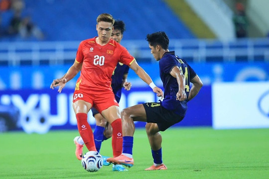 Tuyển Việt Nam hạ Campuchia 3-1: Ngôi đầu bảng A và những bài toán nan giải của HLV Kim Sang-sik