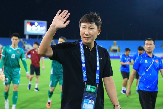 Tuyển Việt Nam đón Đặng Văn Lâm trở lại trước vòng bán kết ASEAN Cup 2026 với Malaysia